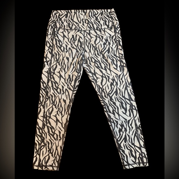 Zyia brilliant pocket zebra leggings 7/8 mid rise - Picture 1 of 6